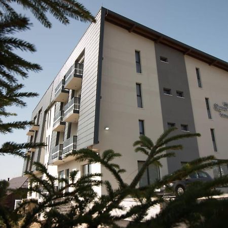 Aparthotel "Queen Zina" วลาซิส ภายนอก รูปภาพ