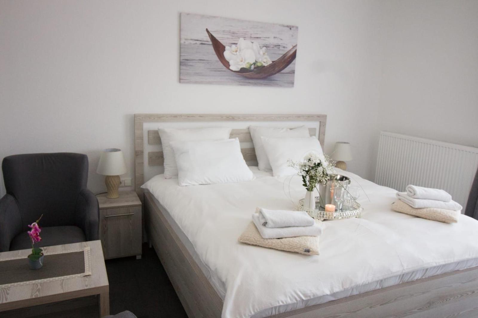 Aparthotel "Queen Zina" วลาซิส ภายนอก รูปภาพ