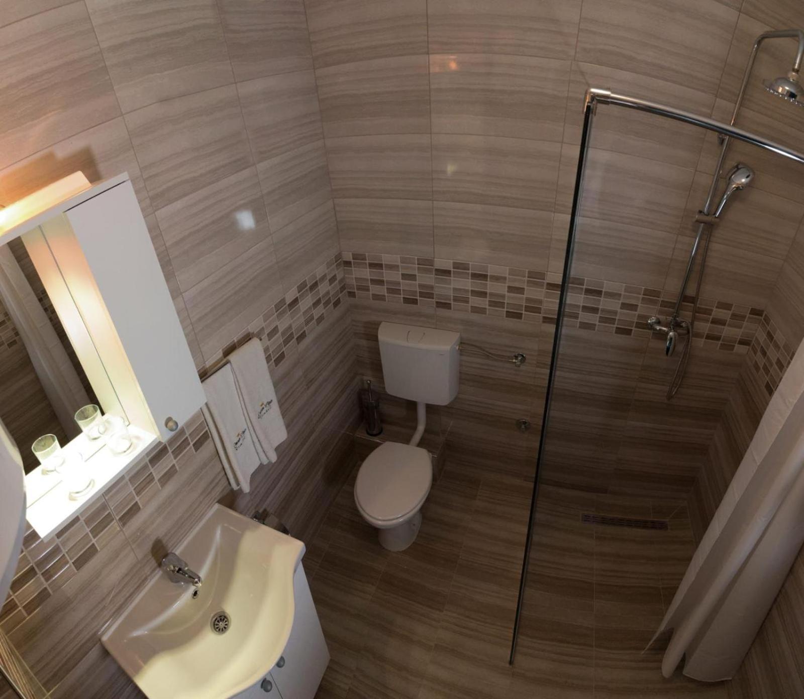 Aparthotel "Queen Zina" วลาซิส ภายนอก รูปภาพ