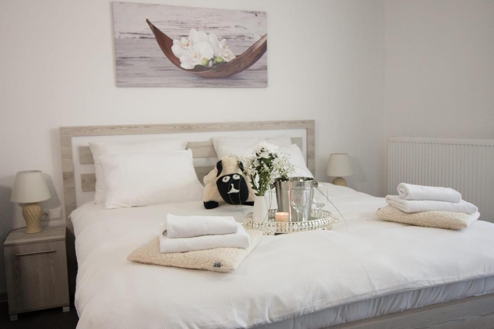 Aparthotel "Queen Zina" วลาซิส ภายนอก รูปภาพ